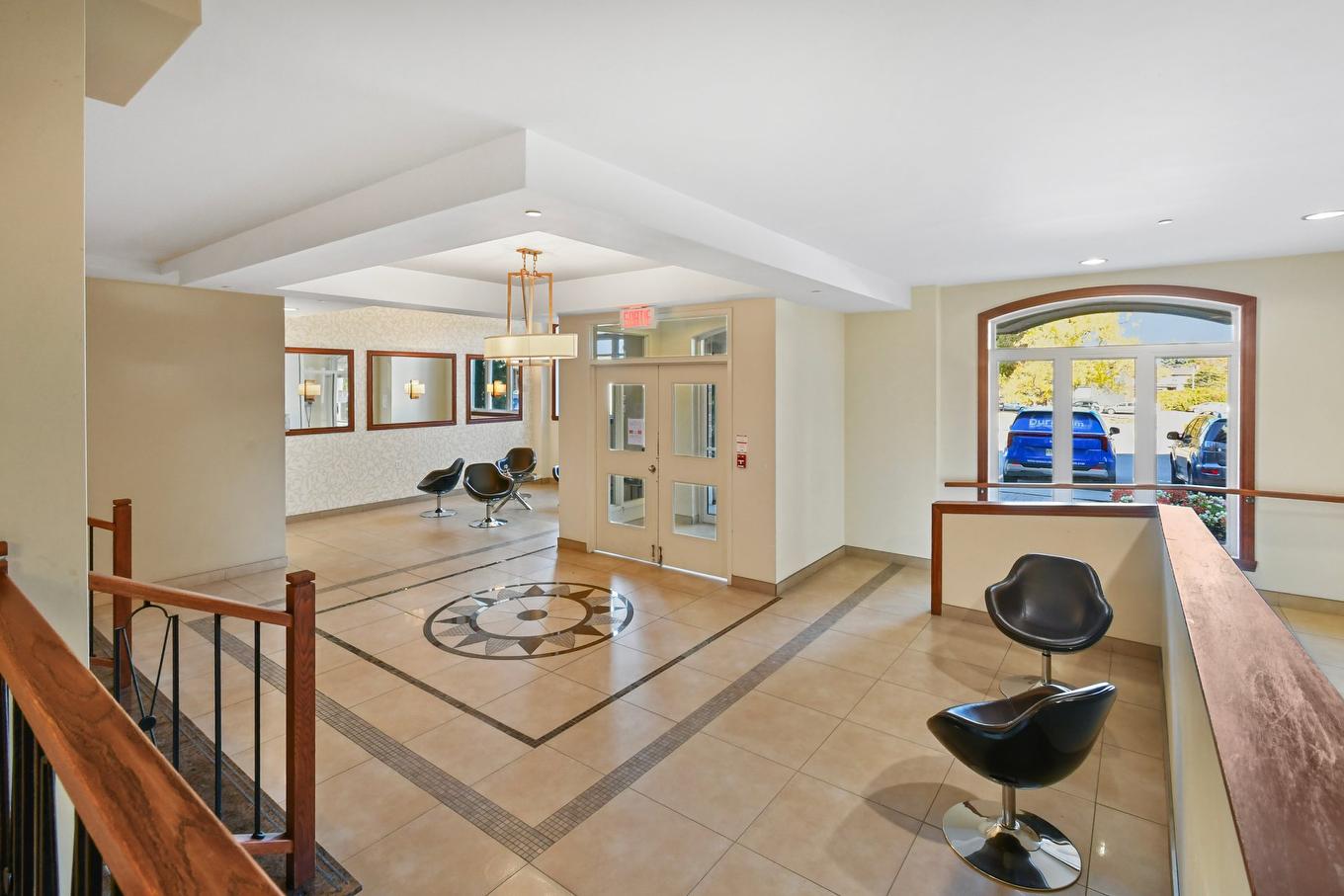 Hall d'entrée/Vestibule - 404-6550 Boul. Henri-Bourassa O., Montréal (Saint-Laurent), QC - Indoor