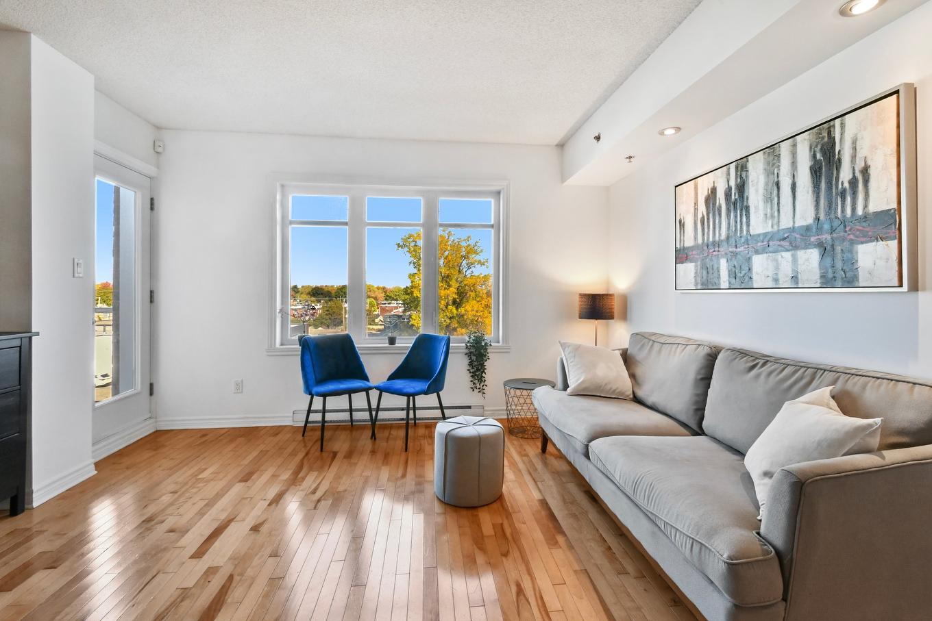 Salon - 404-6550 Boul. Henri-Bourassa O., Montréal (Saint-Laurent), QC - Indoor Photo Showing Living Room