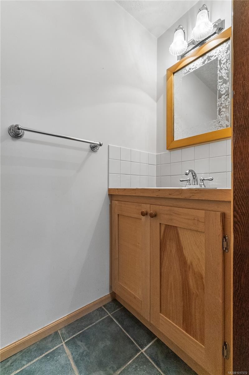 111 Engles Rd, Campbell River, BC