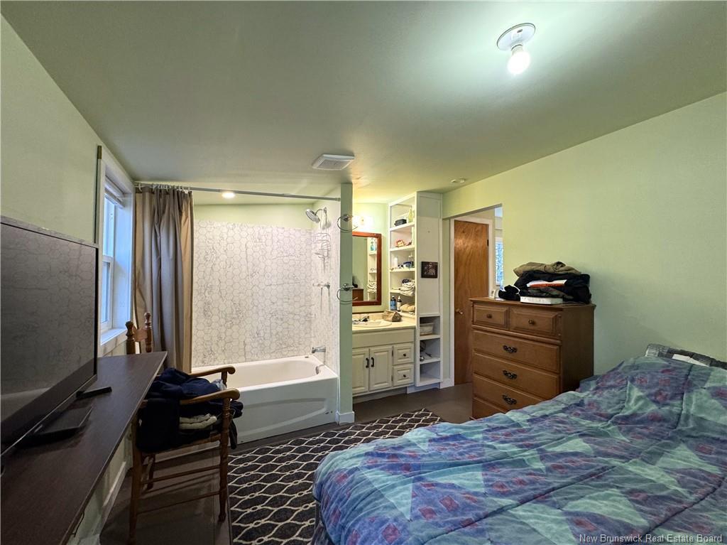 260 Manor Rd, St George, NB