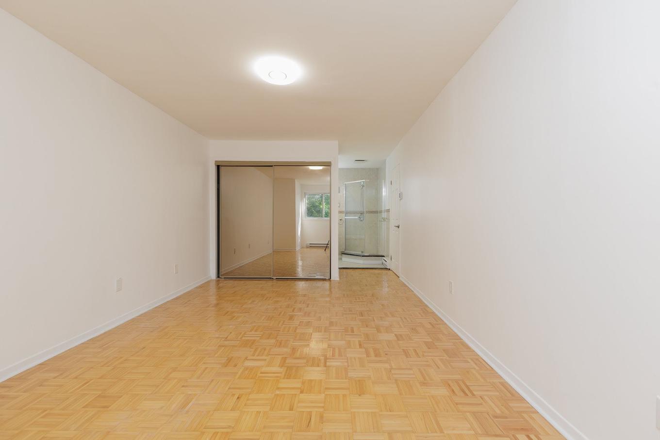 Primary bedroom - 15 Rue De Montevideo, Kirkland, QC - Indoor Photo Showing Other Room