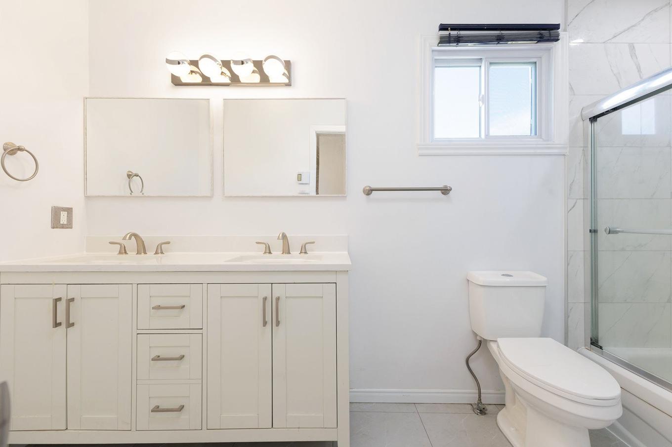 Bathroom - 15 Rue De Montevideo, Kirkland, QC - Indoor Photo Showing Bathroom