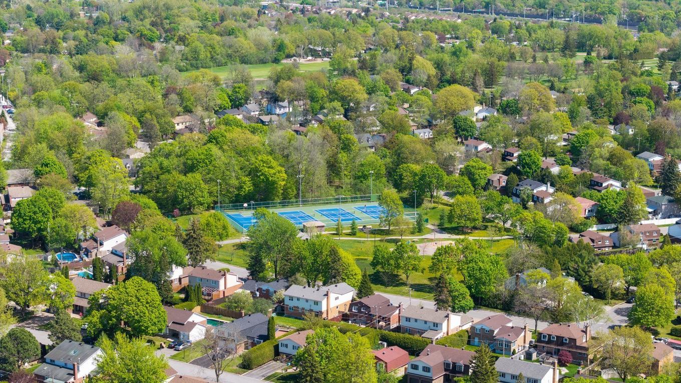 Aerial photo - 15 Rue De Montevideo, Kirkland, QC - Outdoor With View
