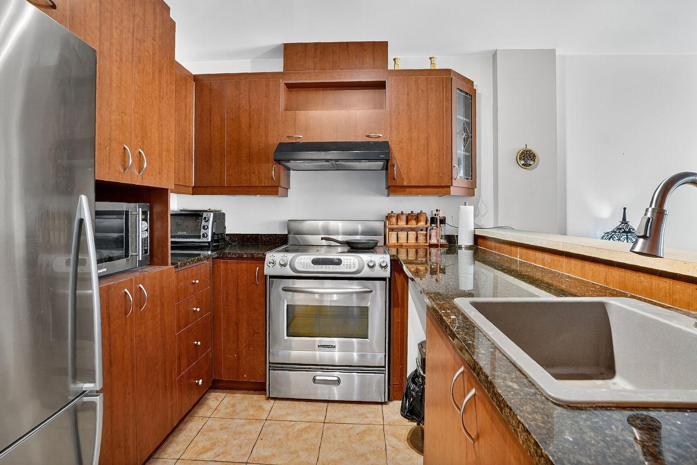 Cuisine - 5-5740 Rue Laurendeau, Montréal (Le Sud-Ouest), QC - Indoor Photo Showing Kitchen