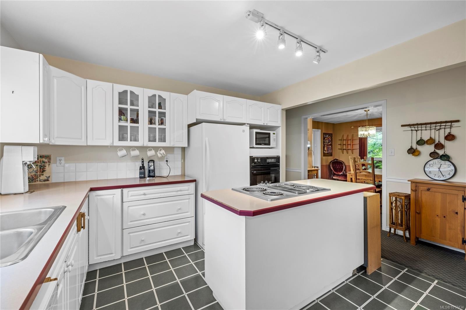 2869 Hemlock Dr, Nanoose Bay, BC