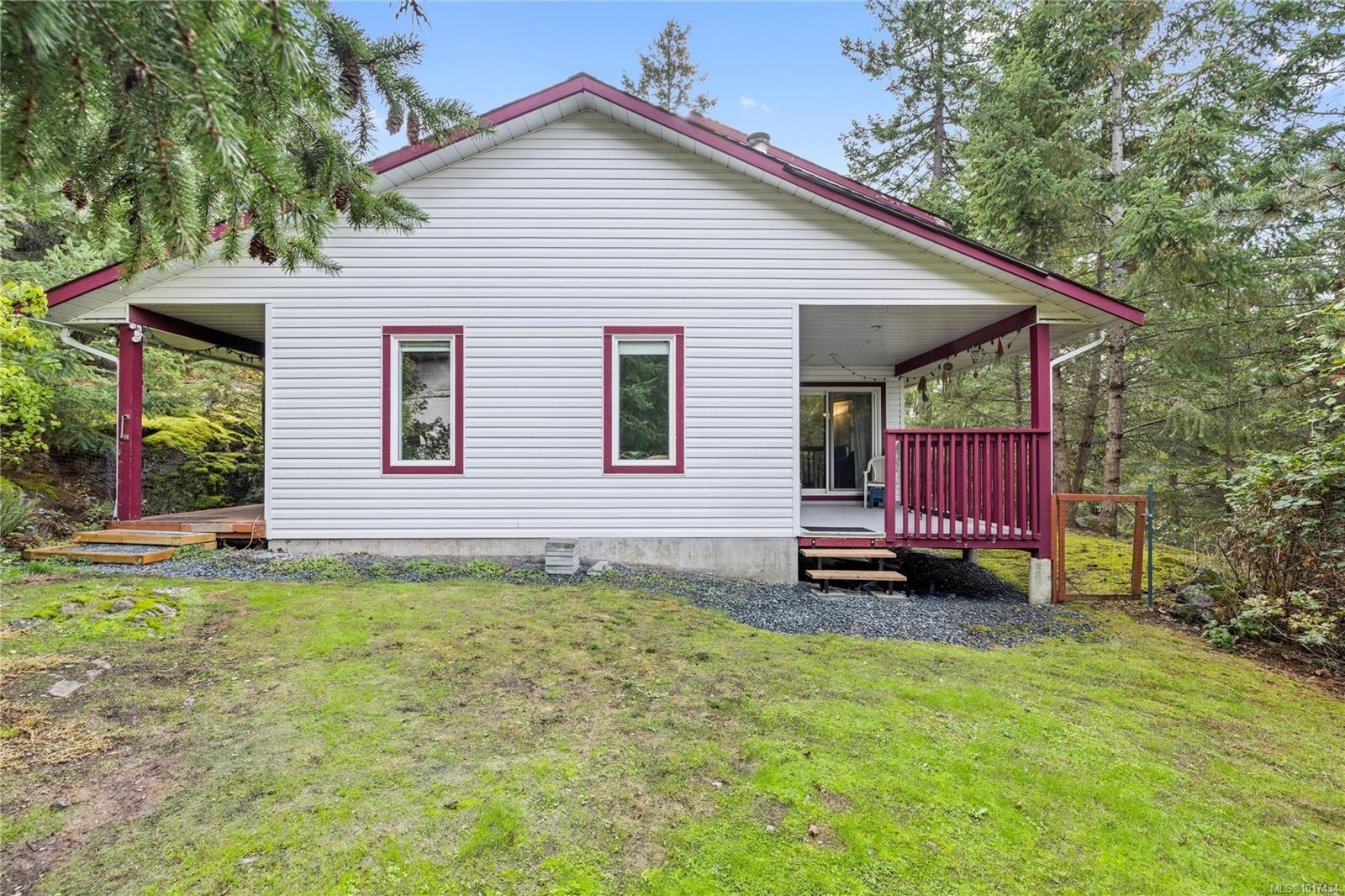 2869 Hemlock Dr, Nanoose Bay, BC