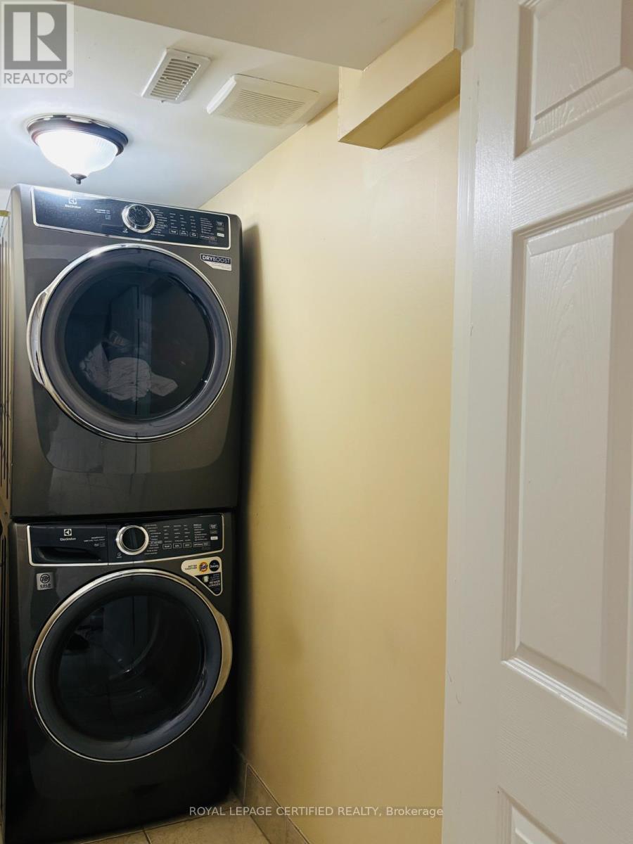 28 Amaryllis Drive, Brampton, ON - Indoor Photo Showing Laundry Room