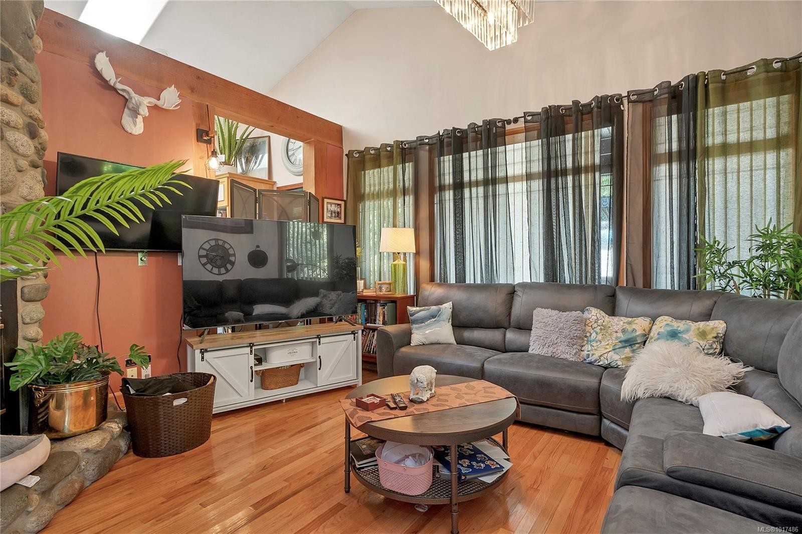 8856 Mclarey Ave, Black Creek, BC