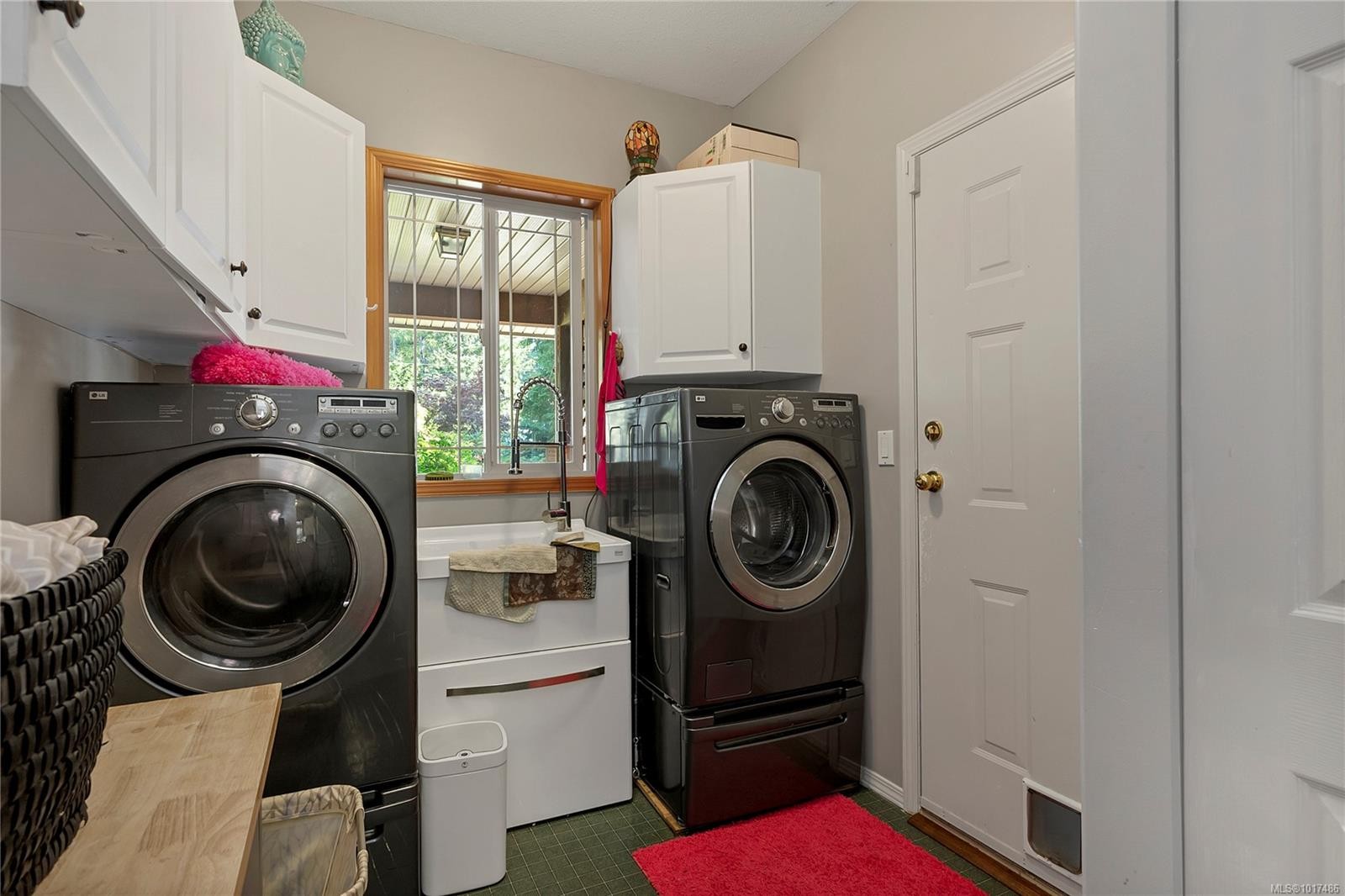 8856 Mclarey Ave, Black Creek, BC