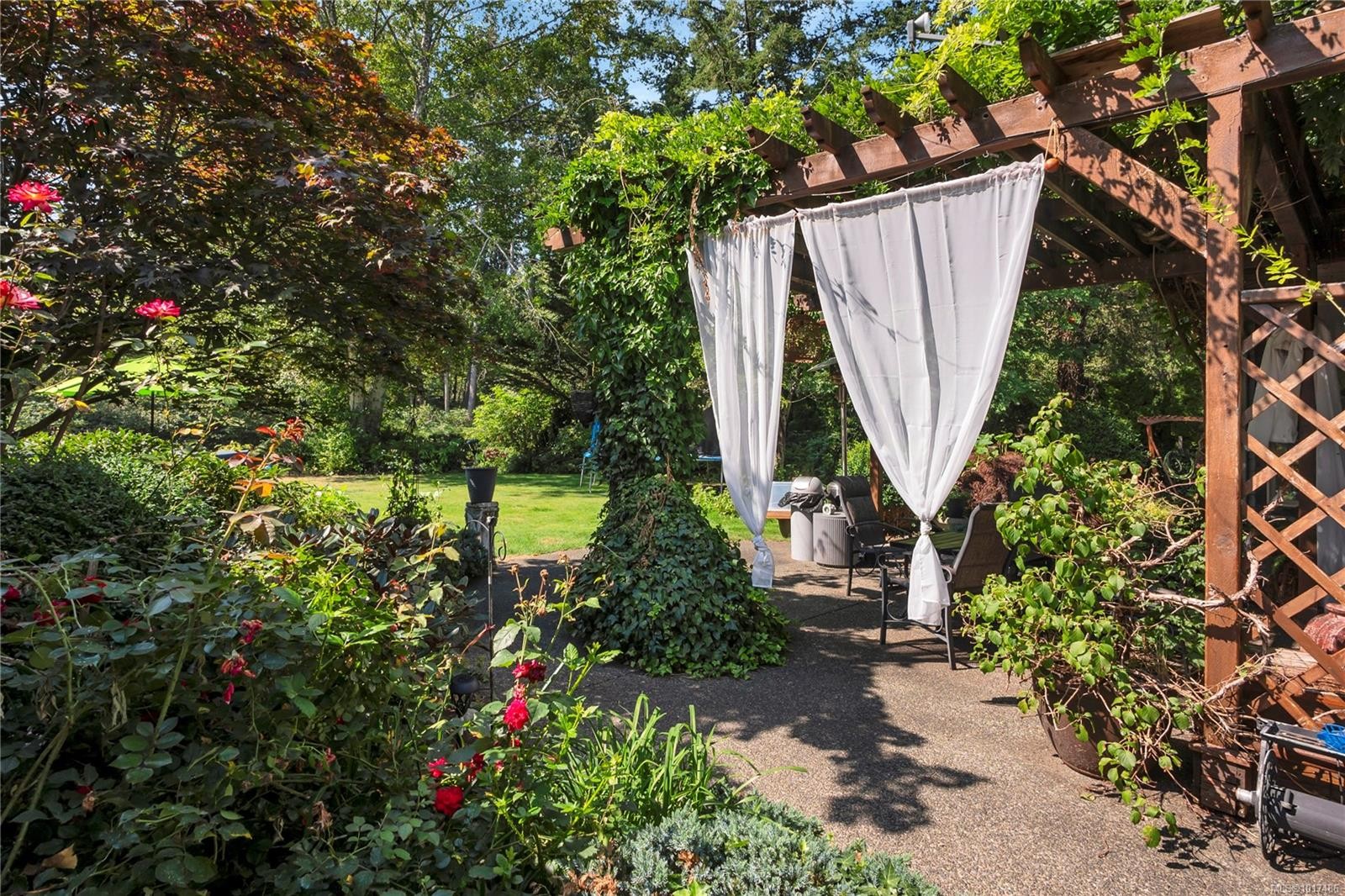 8856 Mclarey Ave, Black Creek, BC