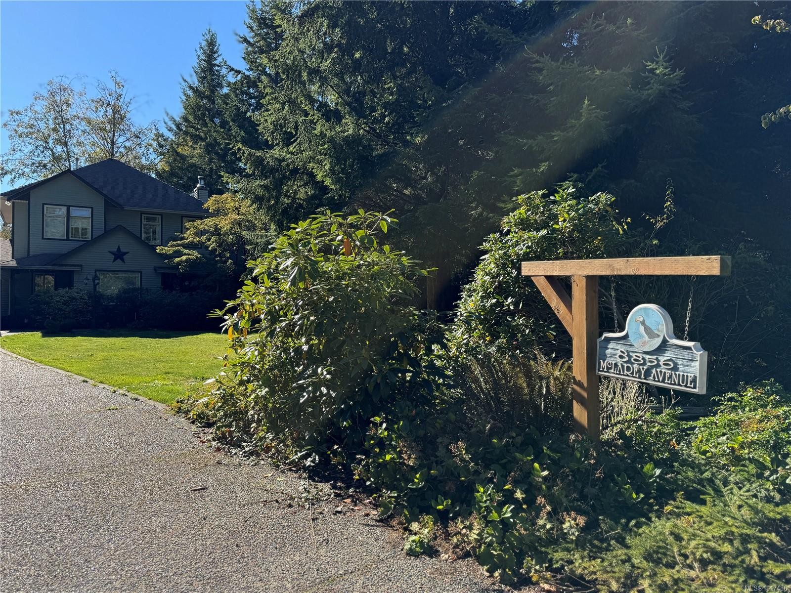 8856 Mclarey Ave, Black Creek, BC