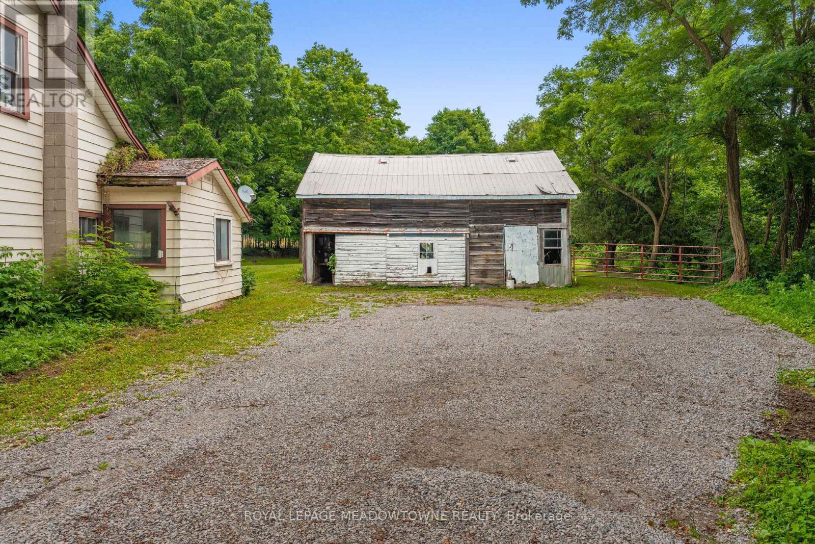 12363 Elizabeth Street, Halton Hills, ON - Outdoor