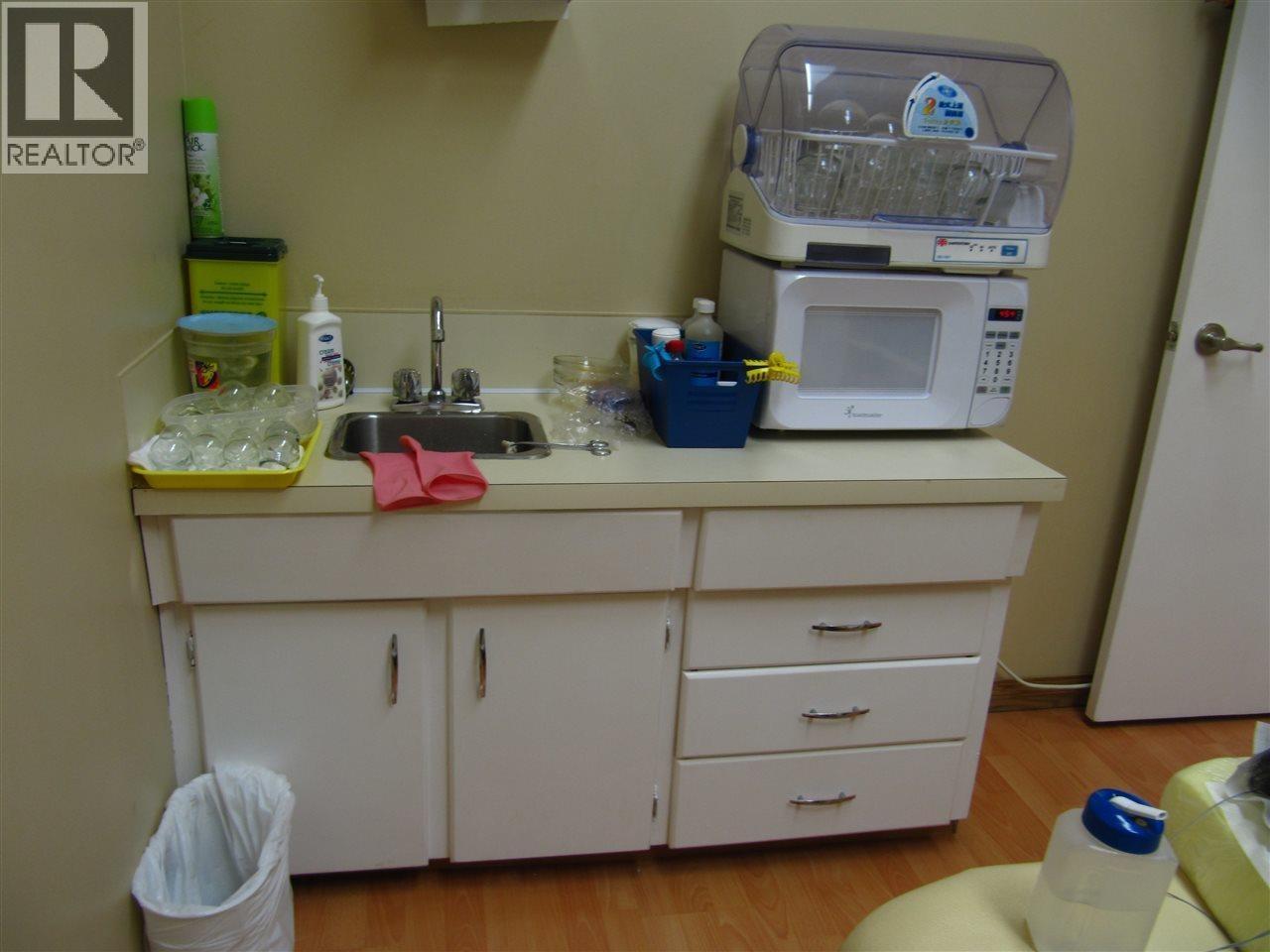 4190 Fraser Street, Vancouver, BC