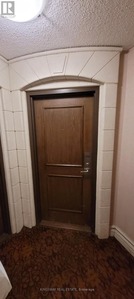 812 - 7 Lorraine Drive, Toronto, ON - Indoor Photo Showing Other Room