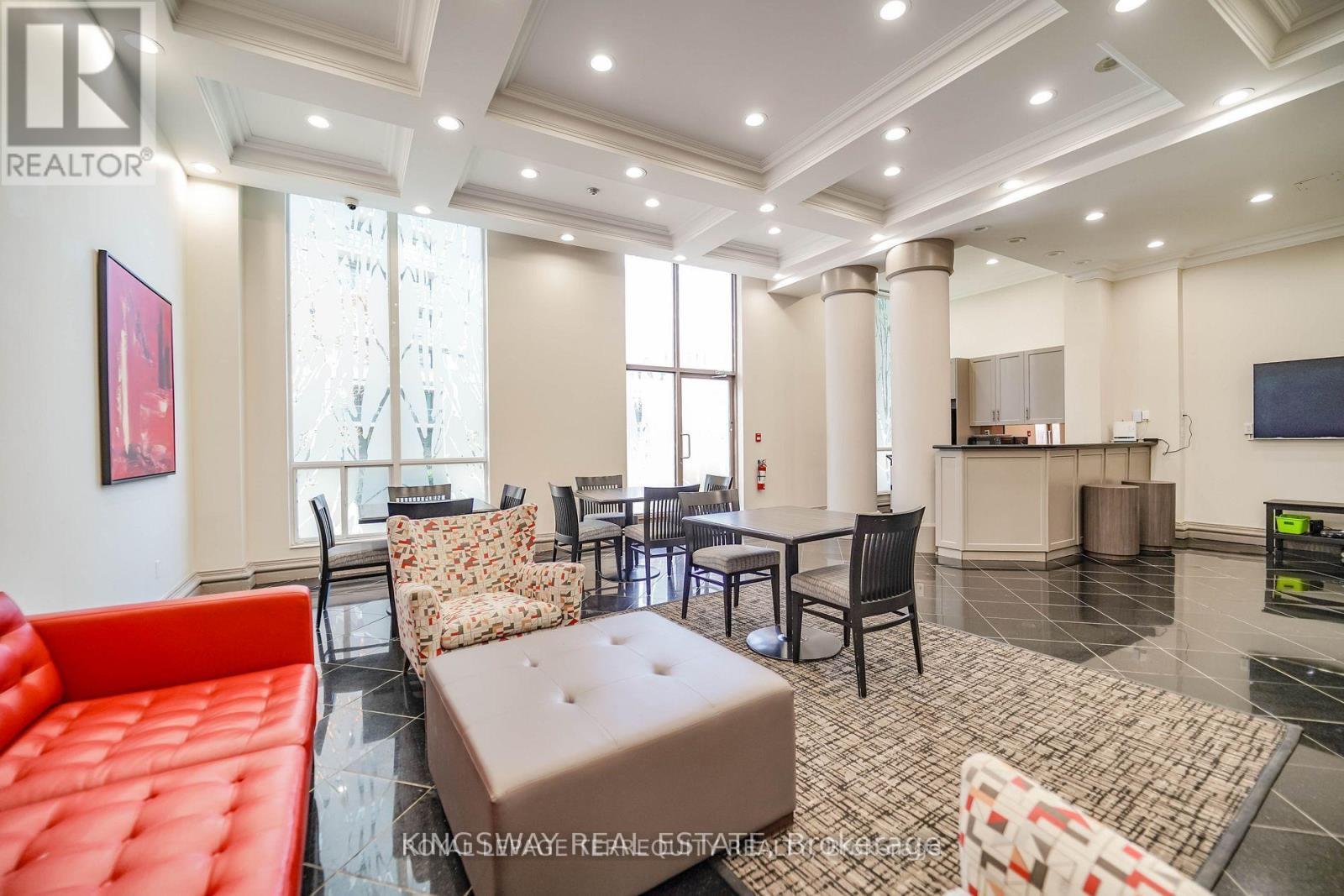 812 - 7 Lorraine Drive, Toronto, ON - Indoor