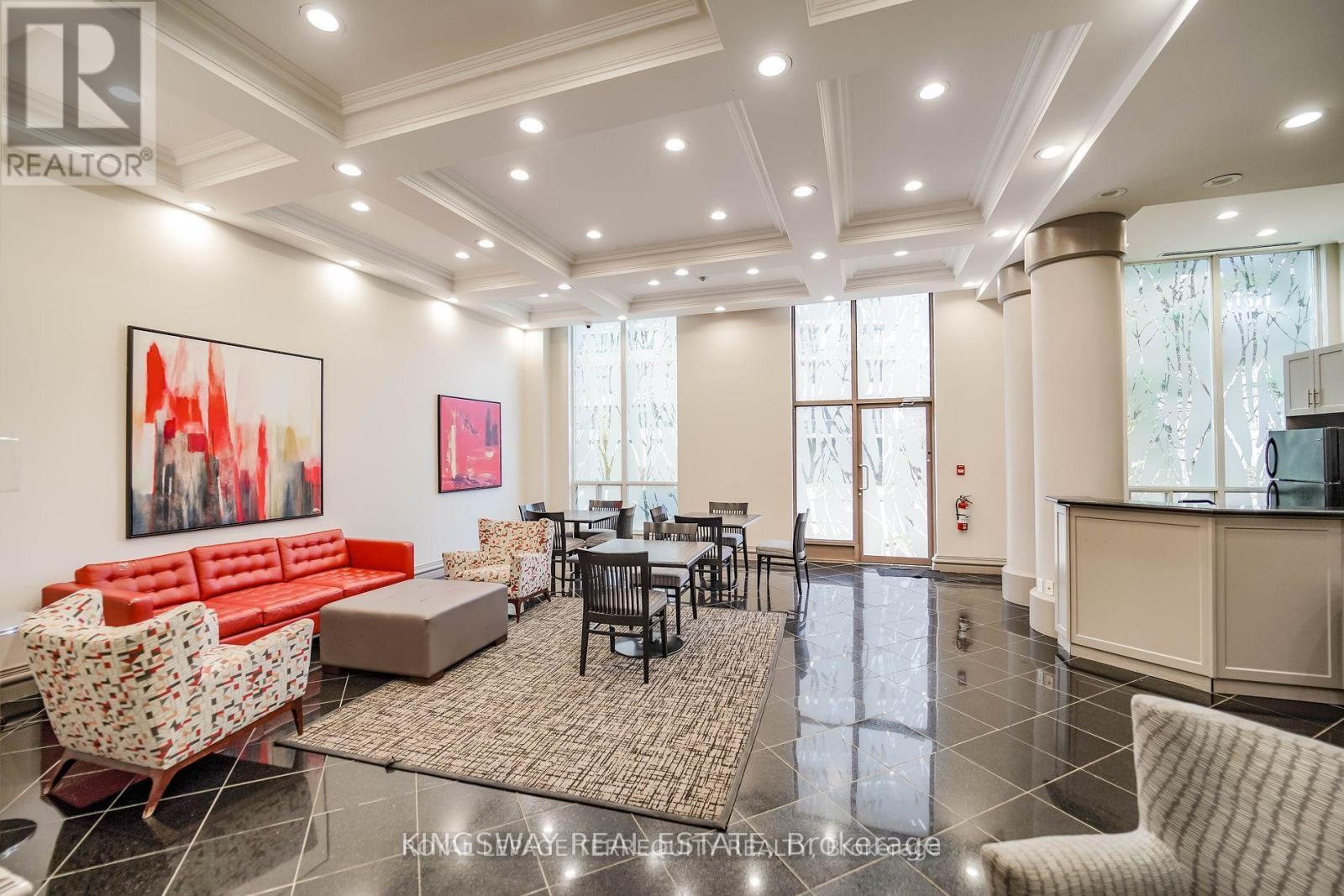 812 - 7 Lorraine Drive, Toronto, ON - Indoor