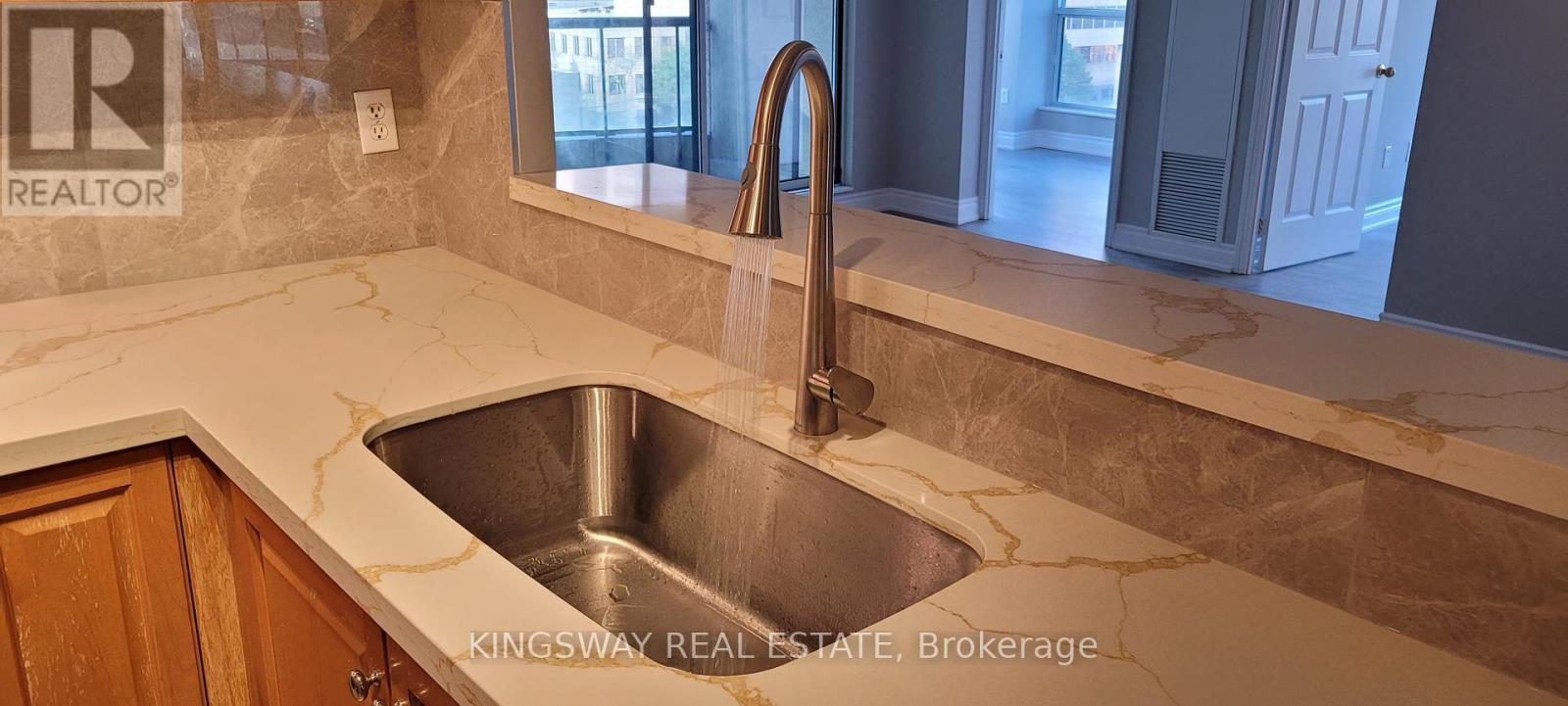 812 - 7 Lorraine Drive, Toronto, ON - Indoor