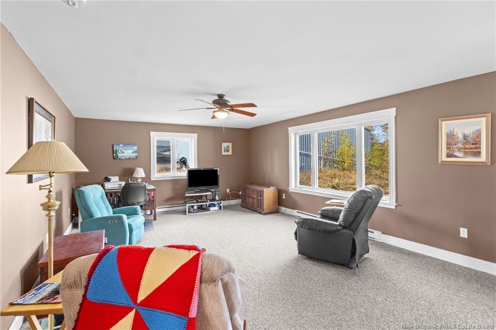 2535 Route 102, Lincoln, NB