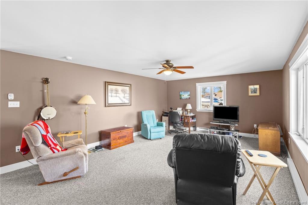 2535 Route 102, Lincoln, NB