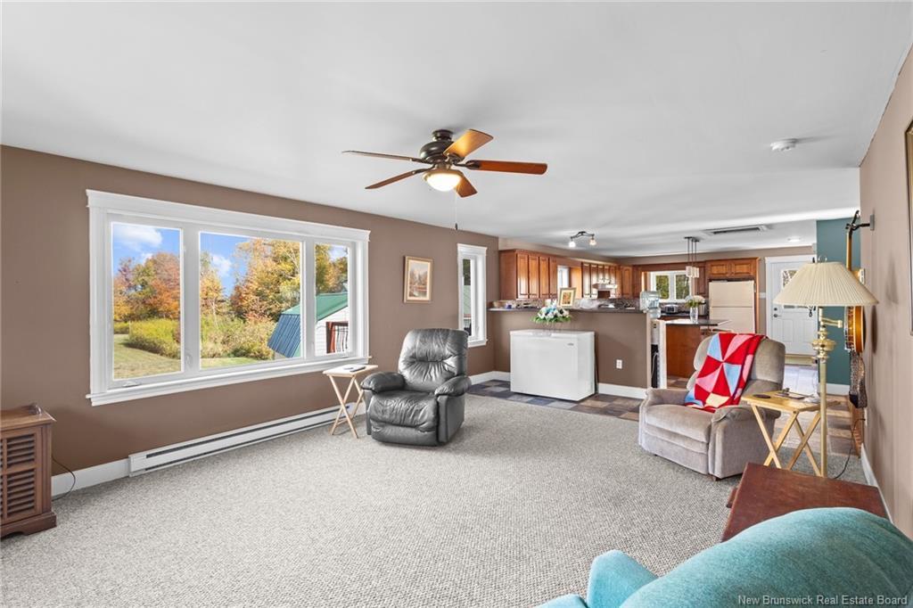 2535 Route 102, Lincoln, NB