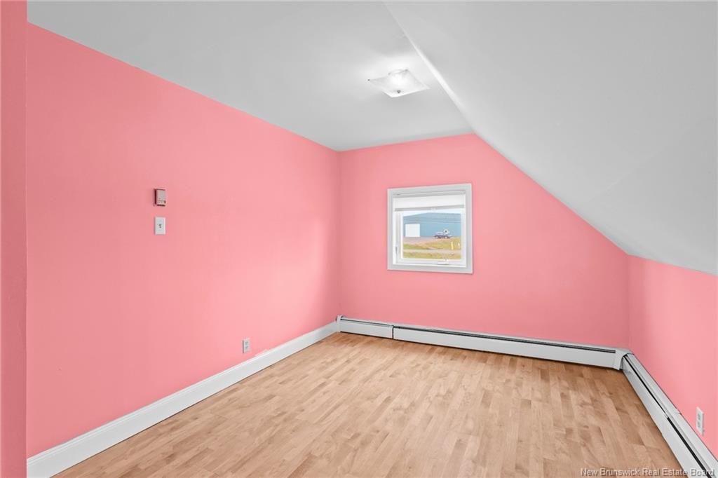 2535 Route 102, Lincoln, NB