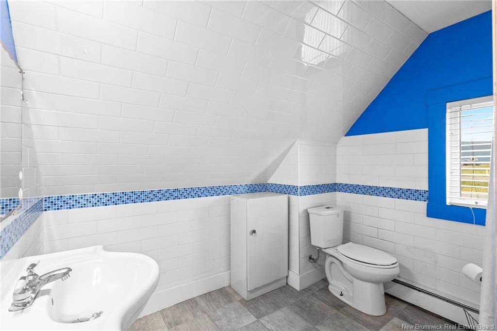 2535 Route 102, Lincoln, NB