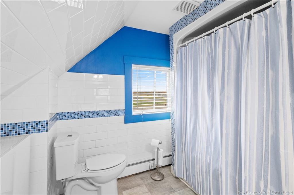 2535 Route 102, Lincoln, NB