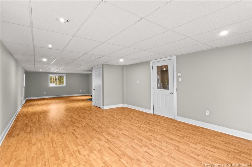 2535 Route 102, Lincoln, NB