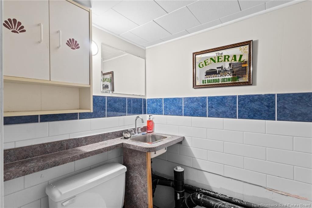 2535 Route 102, Lincoln, NB