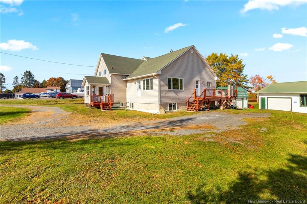 2535 Route 102, Lincoln, NB