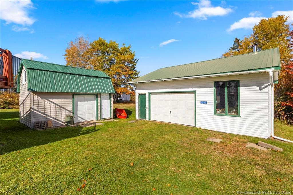 2535 Route 102, Lincoln, NB