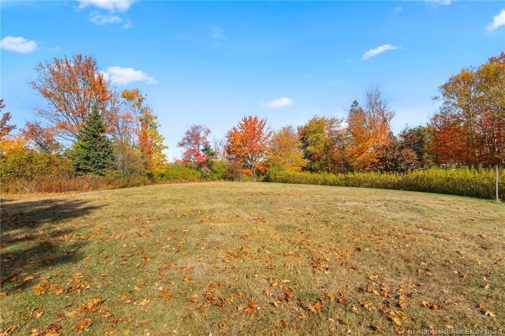 2535 Route 102, Lincoln, NB