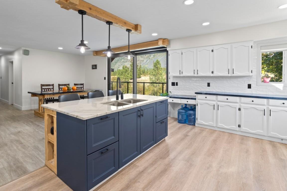 730 Canyon-Lister Road, Lister, BC - Indoor Photo Showing Kitchen With Double Sink