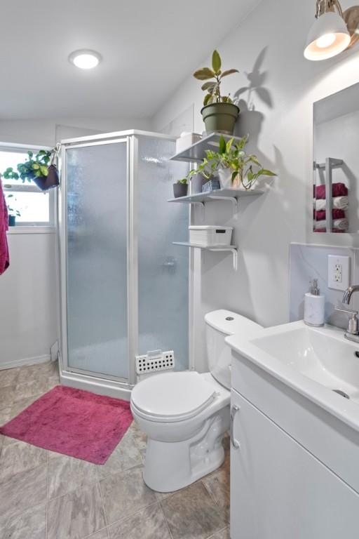730 Canyon-Lister Road, Lister, BC - Indoor Photo Showing Bathroom