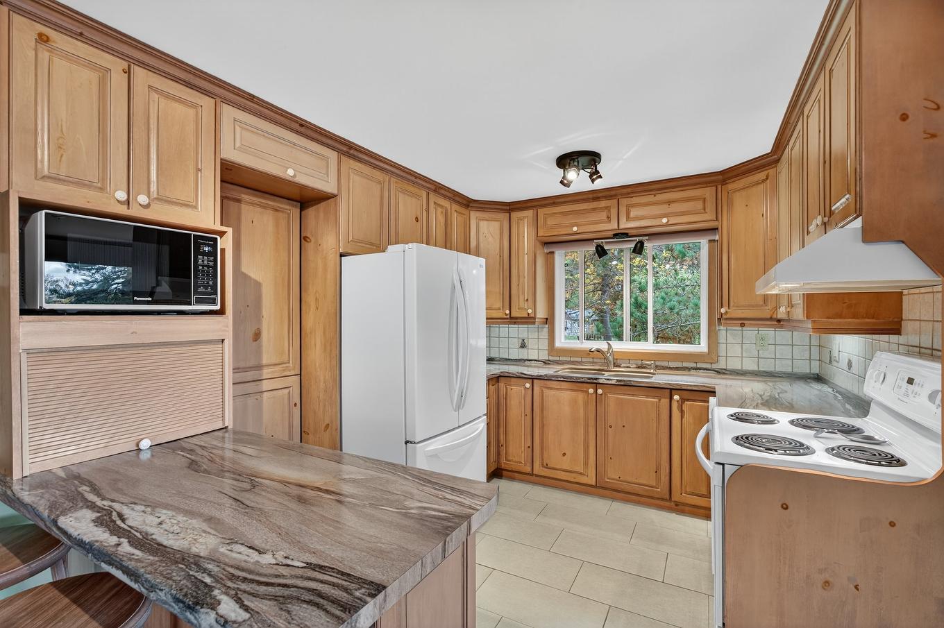 Kitchen - 456 Ch. David, Lac-Supérieur, QC - Indoor Photo Showing Kitchen