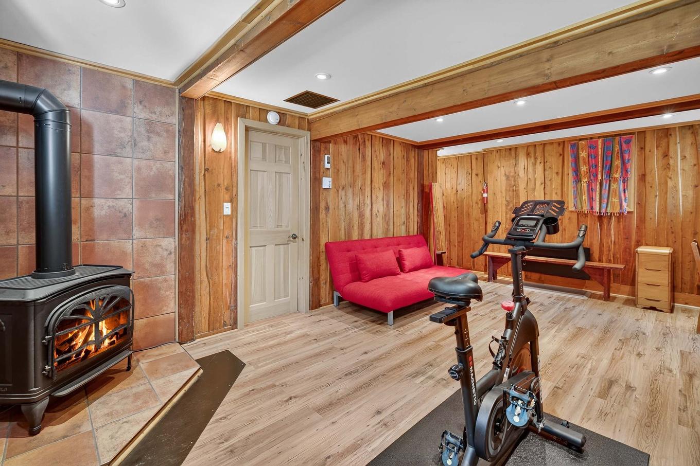 Family room - 456 Ch. David, Lac-Supérieur, QC - Indoor Photo Showing Other Room