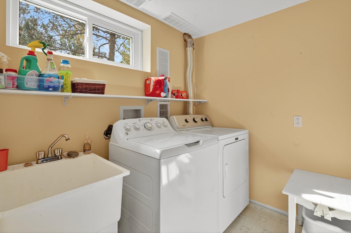 Laundry room - 456 Ch. David, Lac-Supérieur, QC - Indoor Photo Showing Laundry Room