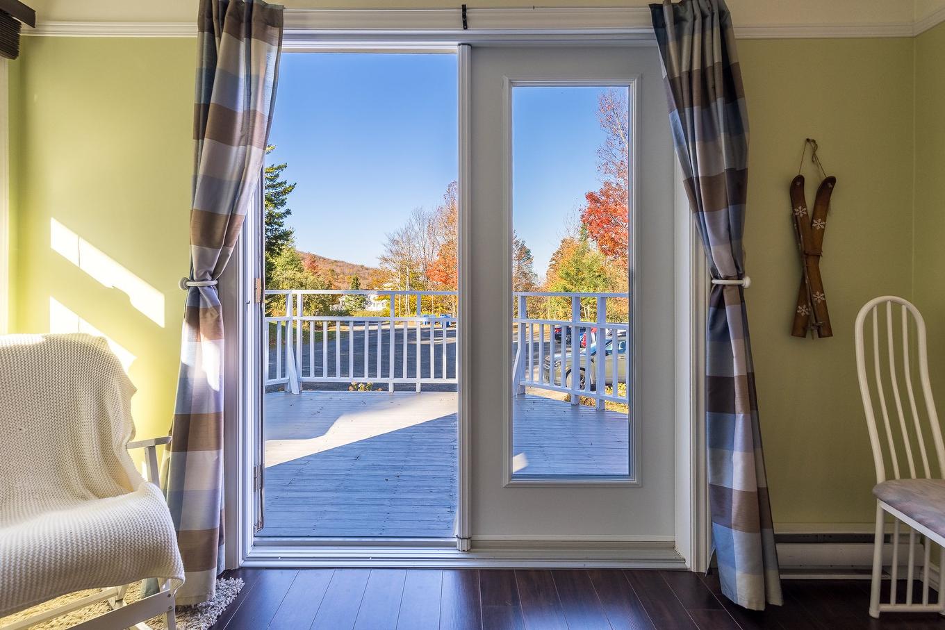Patio - 309-556 Ch. Réal, Sutton, QC - Indoor Photo Showing Other Room