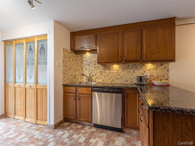 Cuisine - 636 Av. Clarence-Gagnon, Montréal (Mercier/Hochelaga-Maisonneuve), QC - Indoor Photo Showing Kitchen