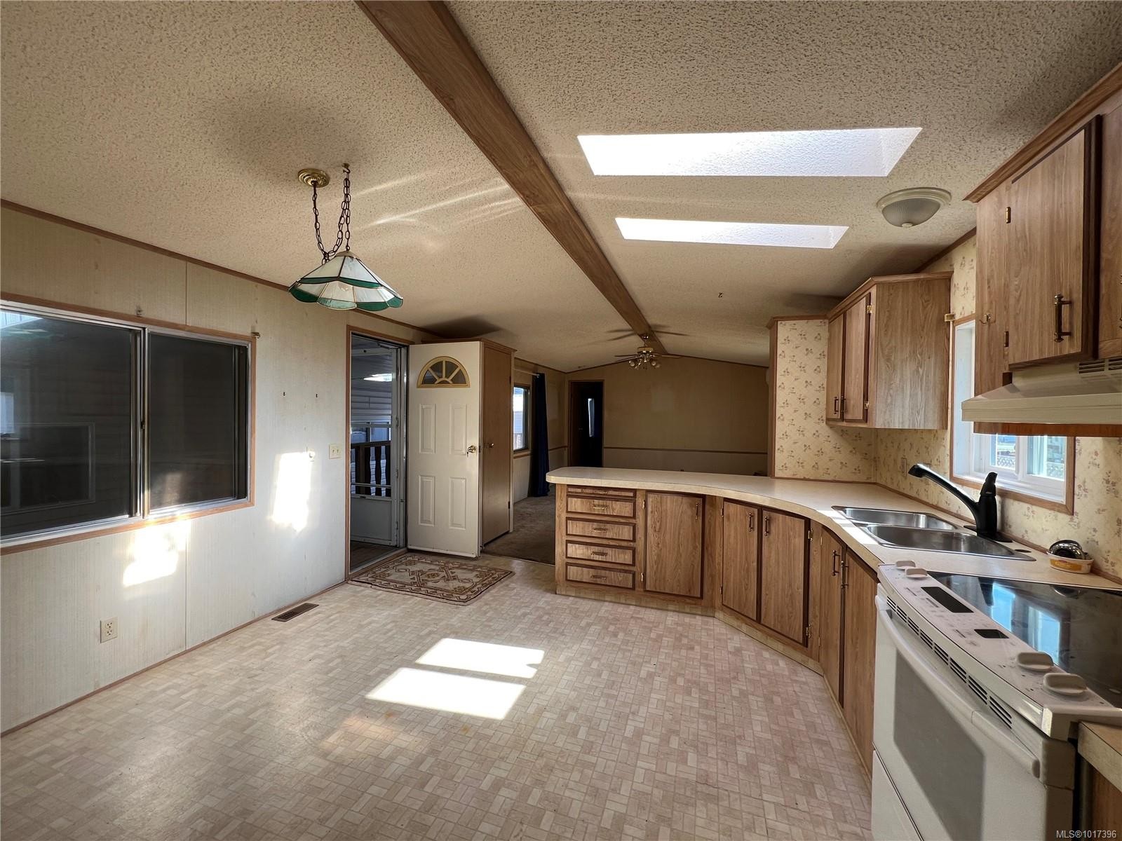 602 Matchlee Dr, Gold River, BC