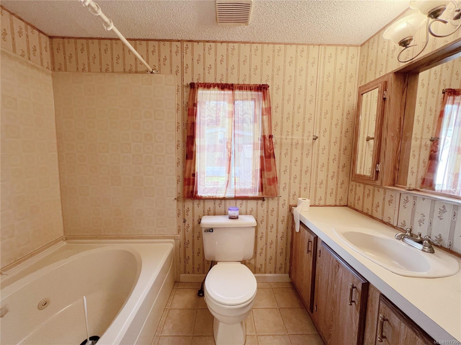 602 Matchlee Dr, Gold River, BC