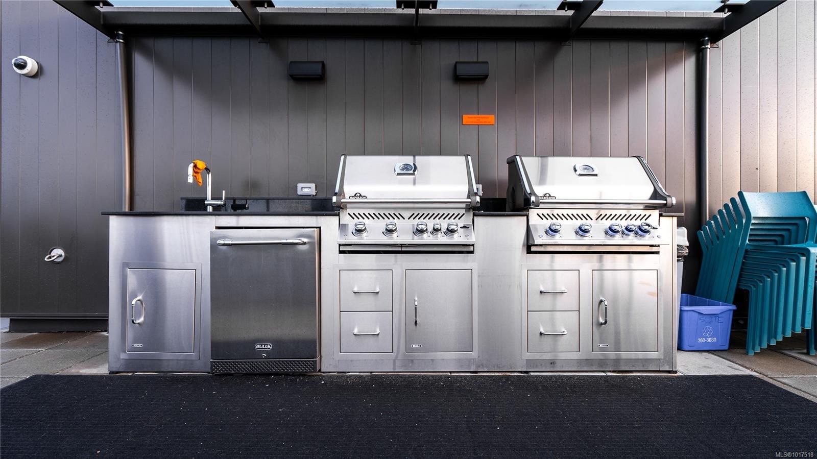 1602-845 Johnson St, Victoria, BC - Outdoor With Exterior