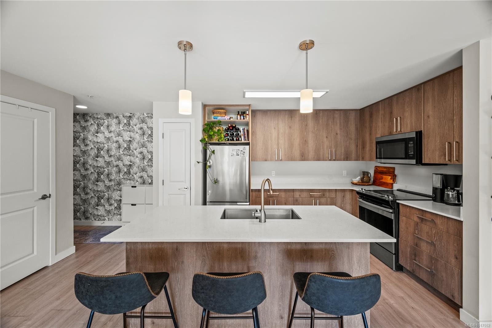 202-100 Presley Pl, View Royal, BC - Indoor Photo Showing Kitchen With Double Sink With Upgraded Kitchen