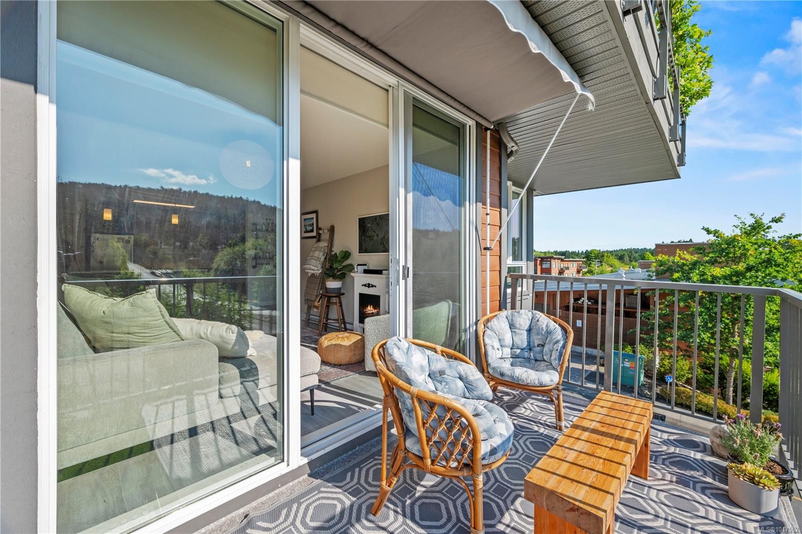 202-100 Presley Pl, View Royal, BC - Outdoor With Balcony With Exterior