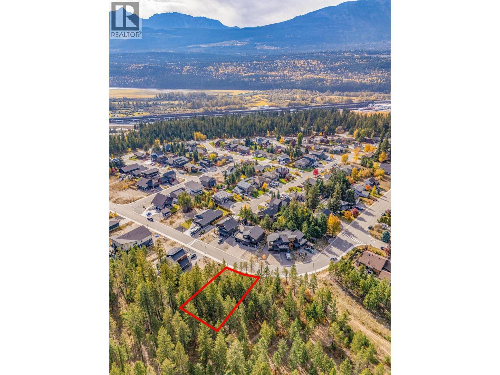 1541 Cedar Street, Golden, BC