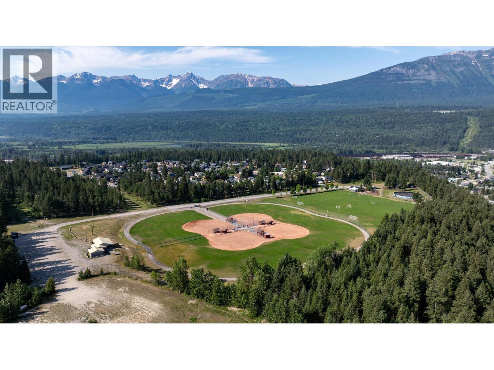 1541 Cedar Street, Golden, BC