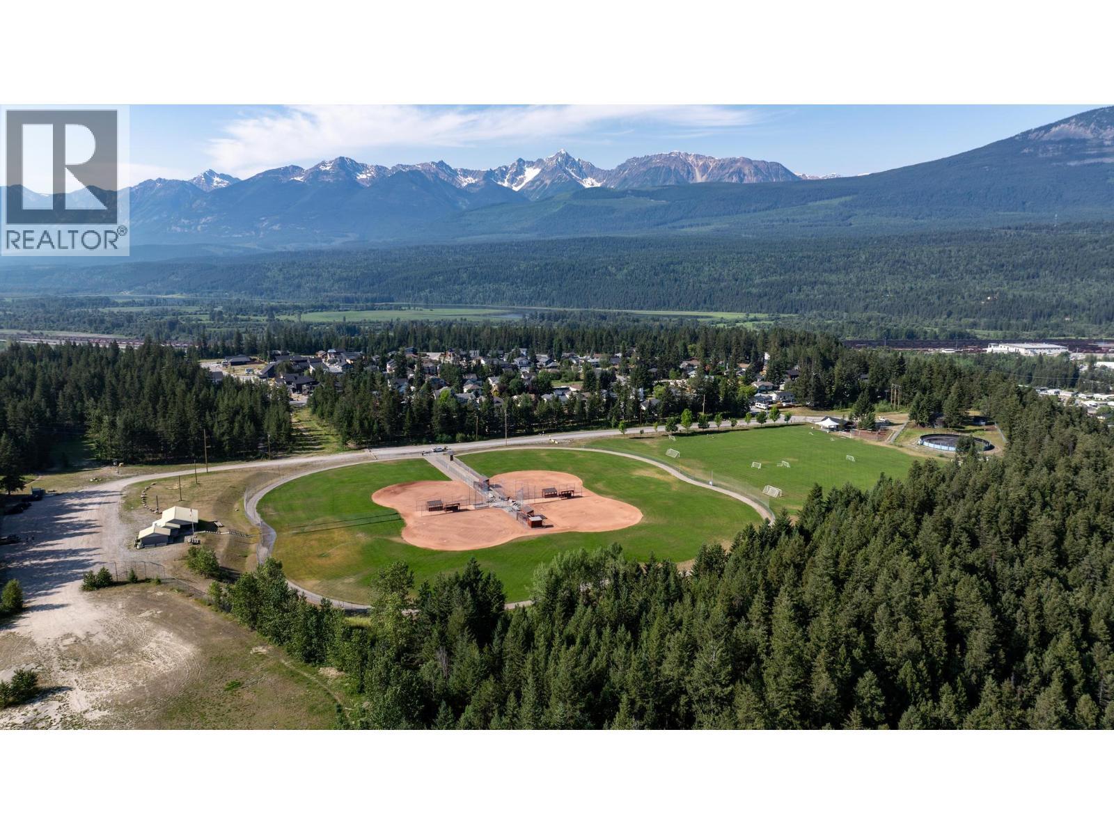 1541 Cedar Street, Golden, BC