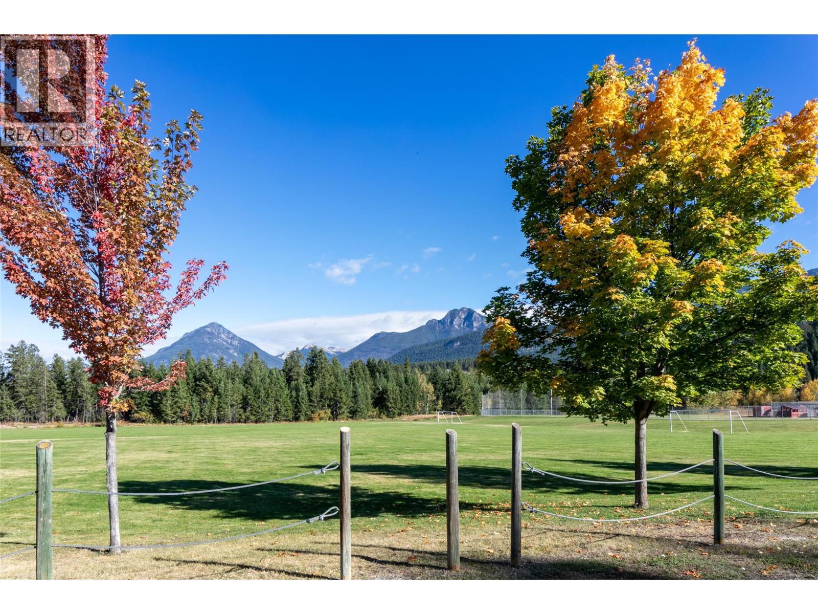 1541 Cedar Street, Golden, BC