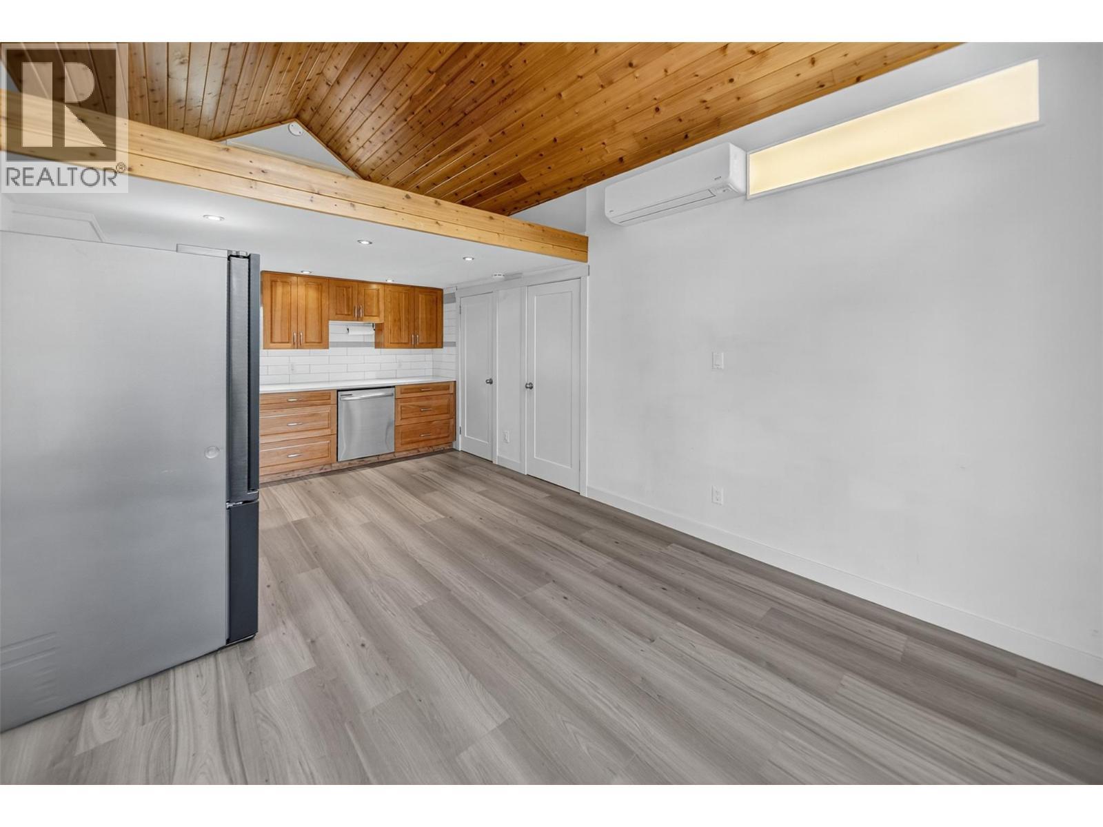 3306 Palmer Road, Baynes Lake, BC - Indoor Photo Showing Other Room