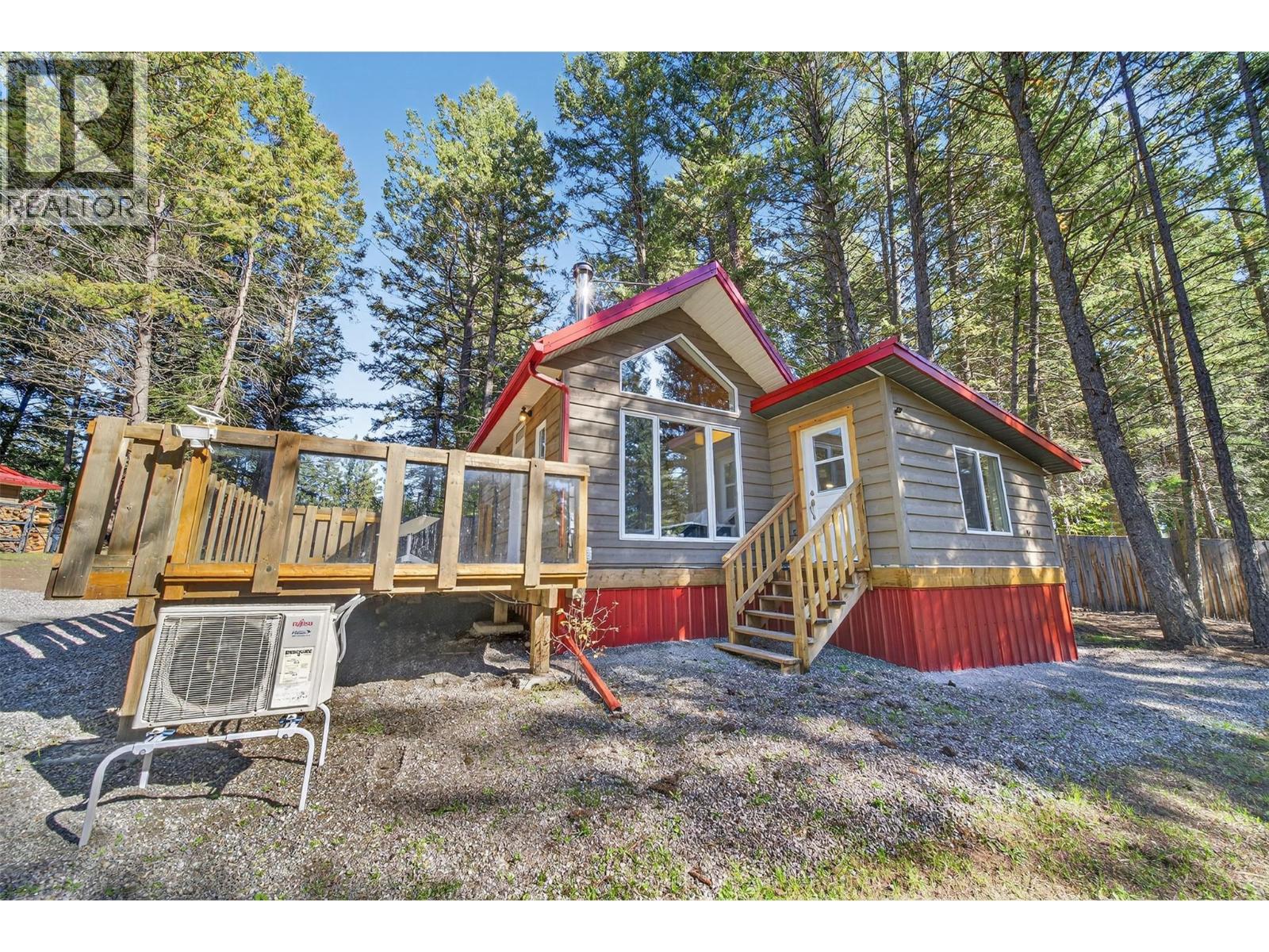 3306 Palmer Road, Baynes Lake, BC - Outdoor